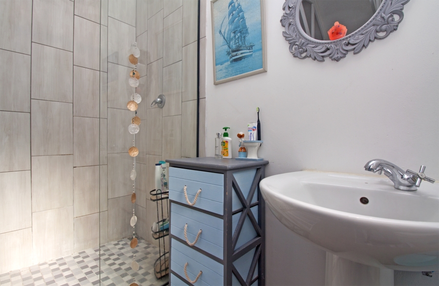 3 Bedroom Property for Sale in Milkwood Park Western Cape